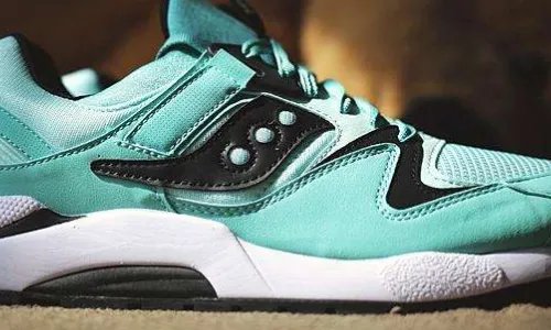 跑步鞋哪个牌子比较好