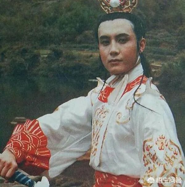 西游记中，为什么小白龙在唐僧被抓后不去帮孙悟空打妖怪？