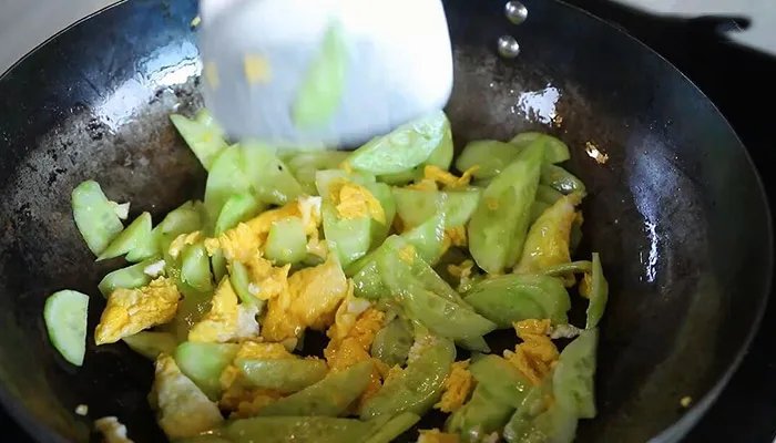 黄瓜炒鸡蛋的做法 黄瓜炒鸡蛋怎么做好吃