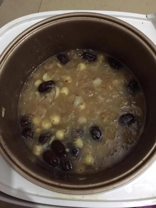 银耳莲子粥的正确做法？