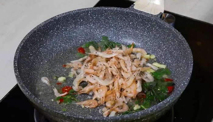 炒河虾的家常做法 怎么炒小河虾