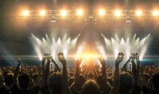 彩虹糖的梦歌词（彩虹糖的梦歌词金娃娃伴奏）