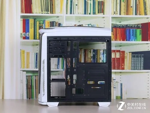 大空间强兼容性 航嘉暗夜猎手3机箱评测