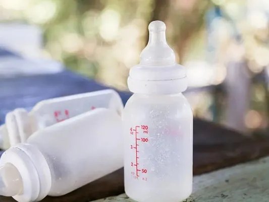 新生儿用爱得利奶瓶和好孩子奶瓶哪个比较好？