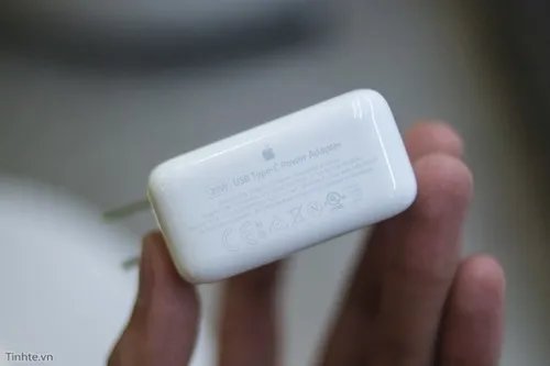 先睹为快！苹果史上最薄Macbook开箱图赏