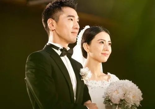 赵又廷高圆圆片场手拉手，赵又廷有多宠高圆圆？