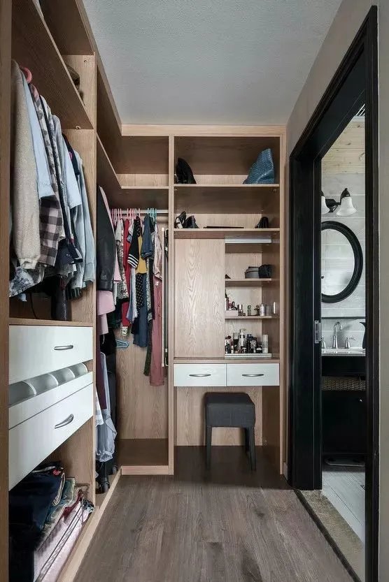 衣帽间装修效果图：衣帽间这么设计，你还能再放200件！