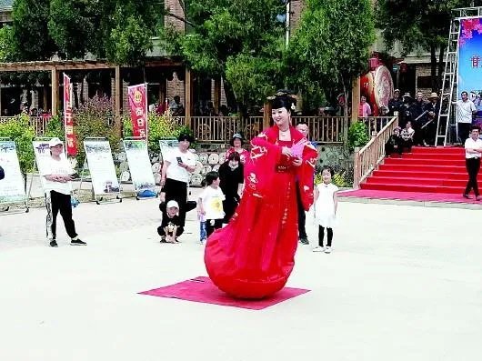 演员表演设备断裂的原因是什么？