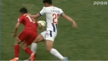 足协杯第4轮，哪个场次或球员的犯规镜头最触目惊心？