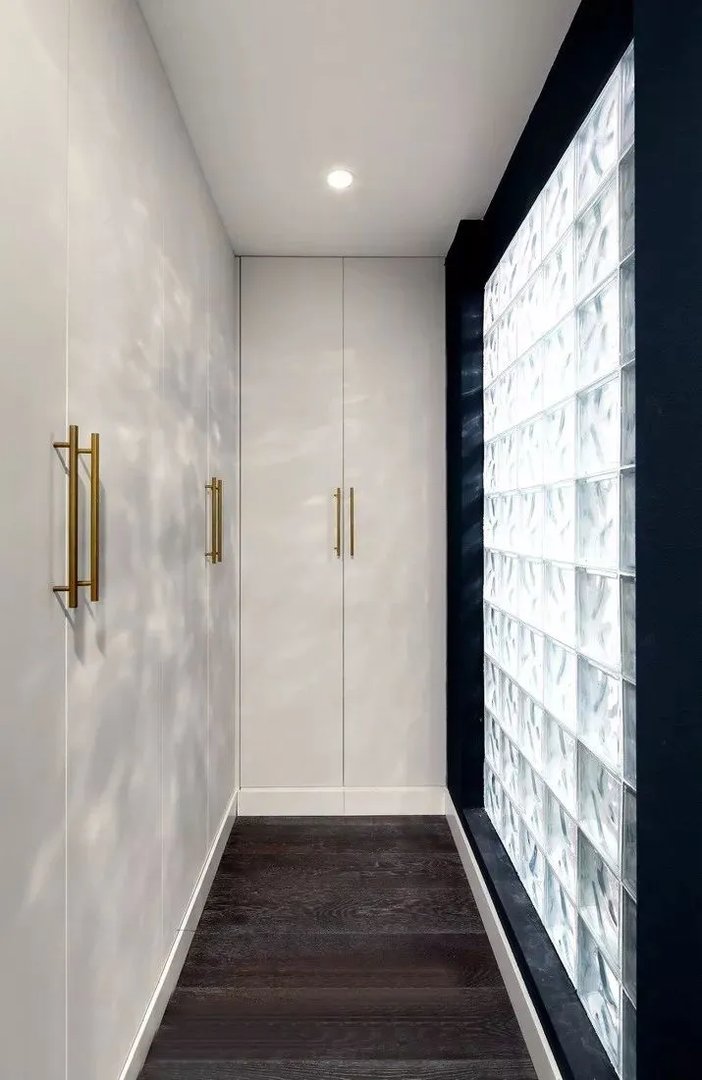 衣帽间装修效果图：衣帽间这么设计，你还能再放200件！