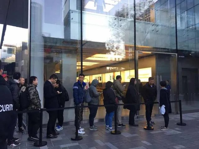 iPhone X上市会遇冷吗?