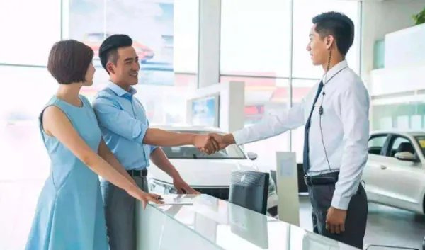 4S店再爆维修乱象问题 故意砸坏零件增加费用