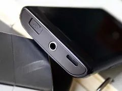 纤薄全面智能机 2GB三星S8500再降109元