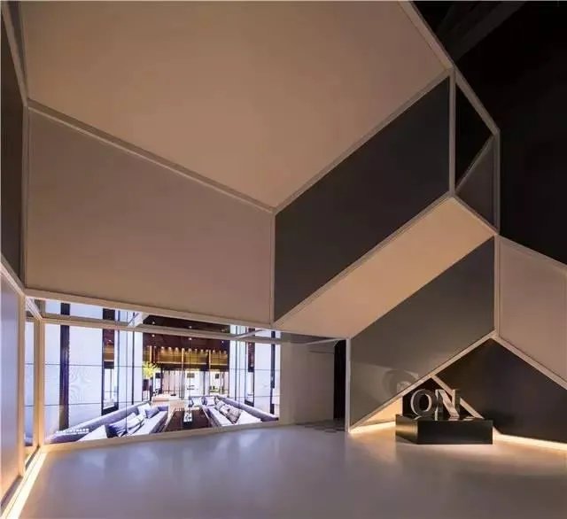 用如此摩登手法打造出来的魔术空间,要多酷有多酷!