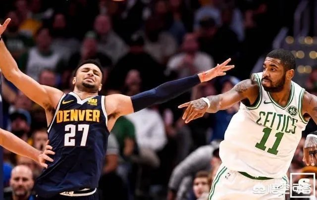 穆雷为了破纪录垃圾时间投篮刷分,欧文怒不可遏将球砸向观众席,你怎么看?