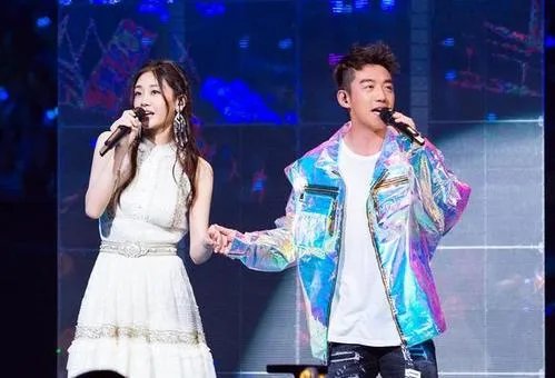 郑恺自认欠苗苗一个婚礼,是如何深情告白的?