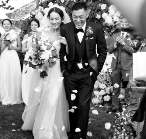 余文乐宣布和女友王棠云结婚是否出人意料?