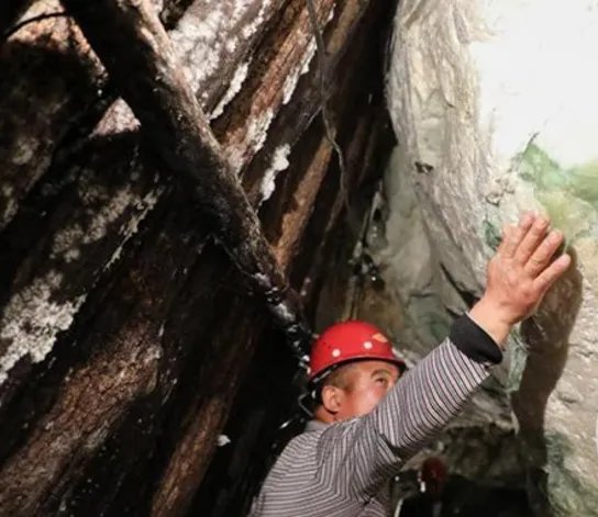 玉石王被遗忘深山是怎么回事?