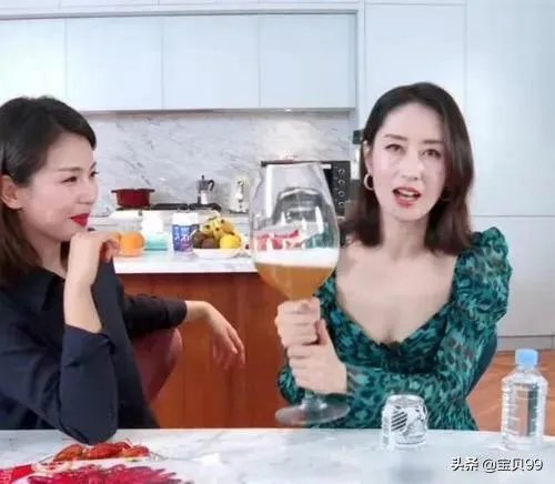 如何评论刘敏涛直播跳女团舞?