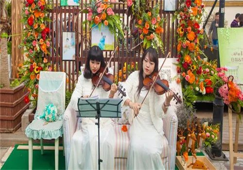 结婚适合的歌曲有哪些 2017年婚礼现场音乐推荐