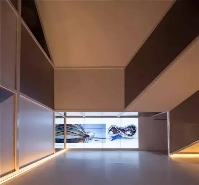 用如此摩登手法打造出来的魔术空间,要多酷有多酷!