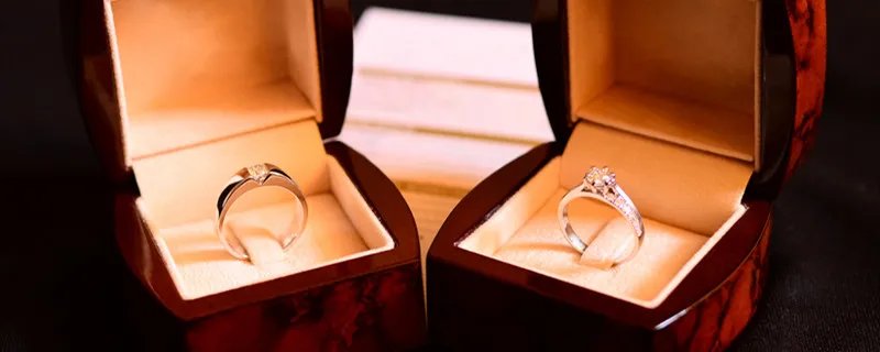 白色K金跟铂金是一回事吗