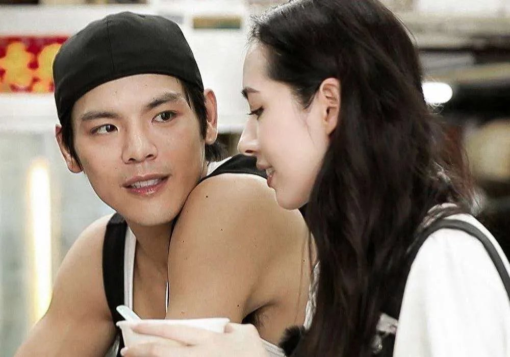 向佐回应没陪郭碧婷待产，都说明了哪些情况？