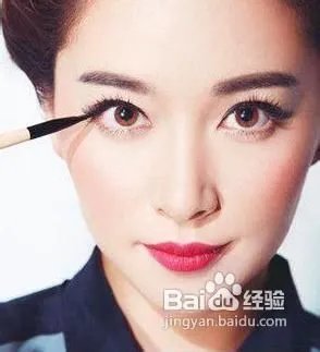 内双眼睛如何画大眼妆