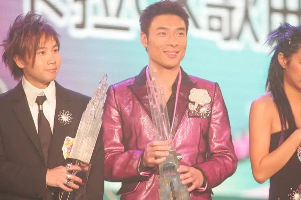 许志安作为资深的歌手，为何出现演唱会遭嘘的尴尬局面？