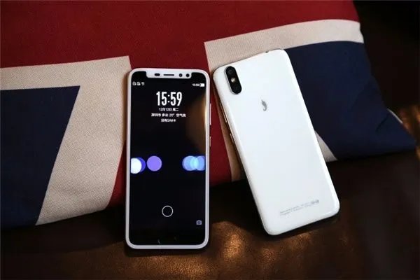 安卓版iPhone X 小辣椒S11仅售1599元