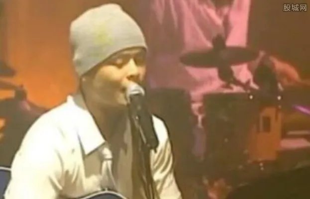 侧田为什么退出乐坛离开香港?揭秘侧田不红原因