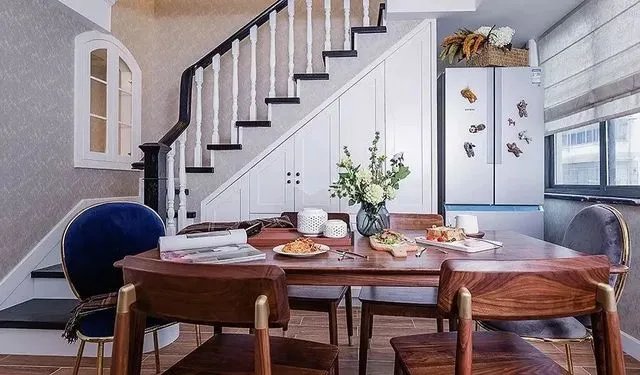 楼梯下的空间,难道就我觉得浪费吗?复式房必看!