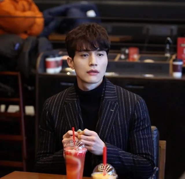 年近40的李栋旭,让人起鸡皮疙瘩的魔鬼身材,你爱了吗?