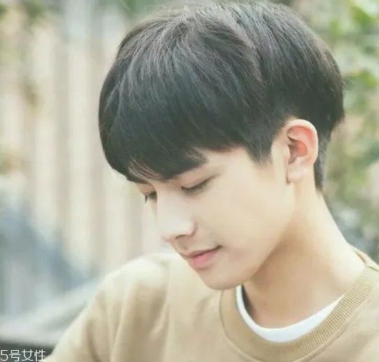 男生剪什么发型好看 男生懒人发型推荐