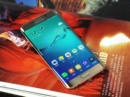 5.7英寸双曲面屏 三星S6 Edge+售4599元