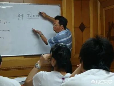 湖北一女生花10万元辅导,但是3个月成绩下滑140分,而老师年入百万,你怎么看?