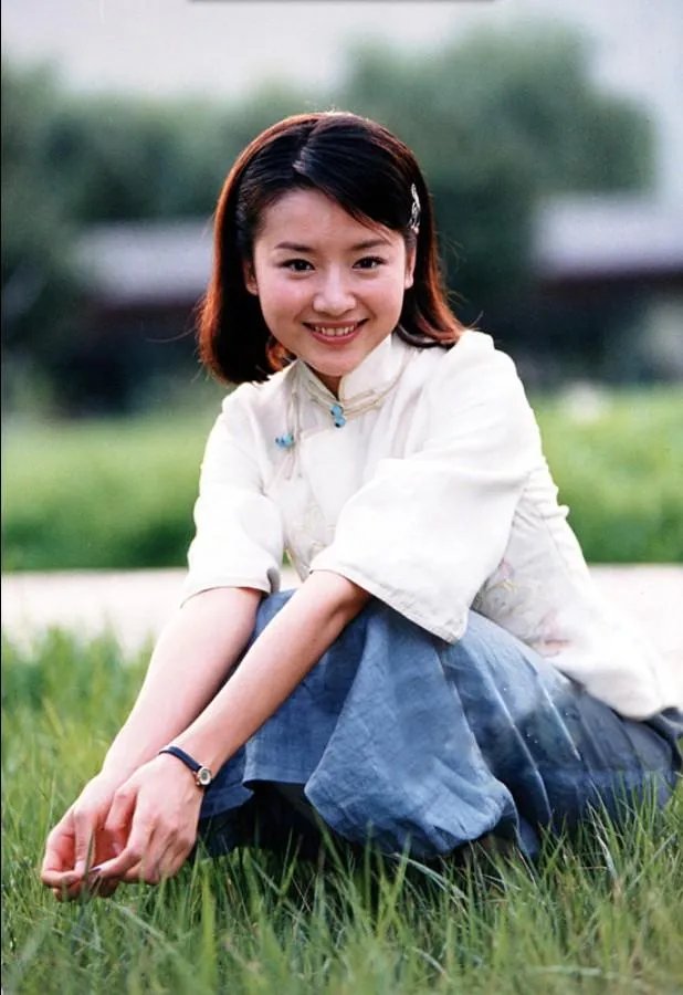 哪个女明星穿校服最好看？