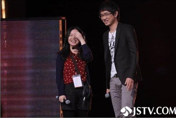 非诚勿扰20120415期非诚女编导被牵走的名字