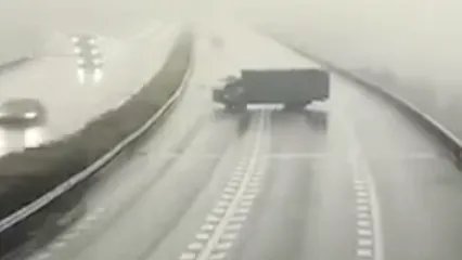 哪里的货车高速逆行掉头?