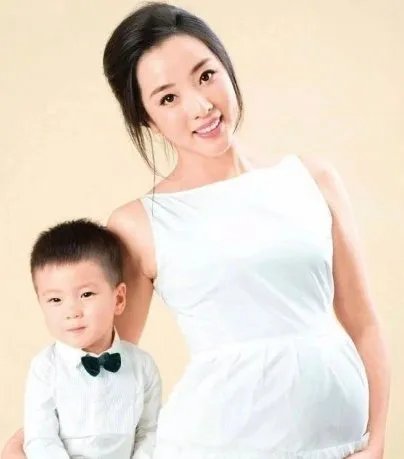 被“嫁”60岁老头后，李思思落泪数次，为什么？