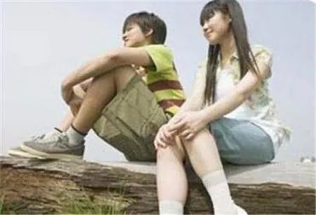 在校早恋遭开除 学生早恋该如何教育？