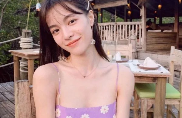 冯小刚捧红她之后，成龙接着捧，洪金宝后面排队, 她是“何方神圣”？