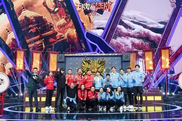 成龙发文夸奖杨幂 杨幂17时成龙对她做了什么