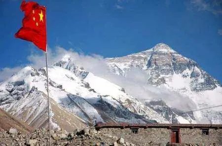 为何没人敢给珠峰上的遗体收尸?