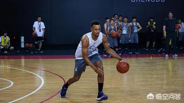 在受到库里的夸赞后，独臂励志篮球少年张家诚录制视频表示感谢，你怎么评价？