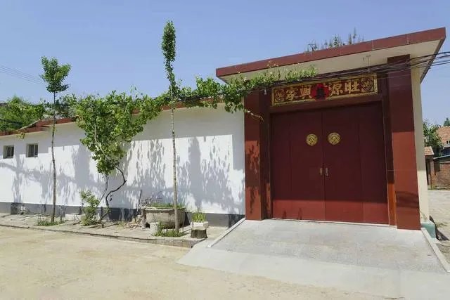 风水大师的话，门口装台阶，步步高升！