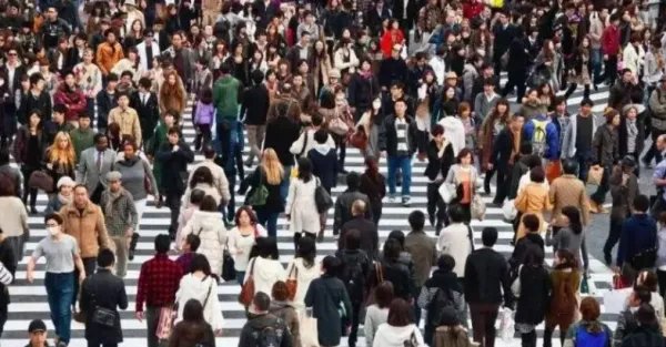 又创新低！韩国人口72年来首次负增长，为何大家都不愿生孩子了？