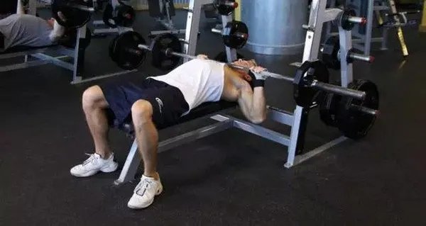 李晨从“简宁”变身“大黑牛”,如何练就的肌肉身材?