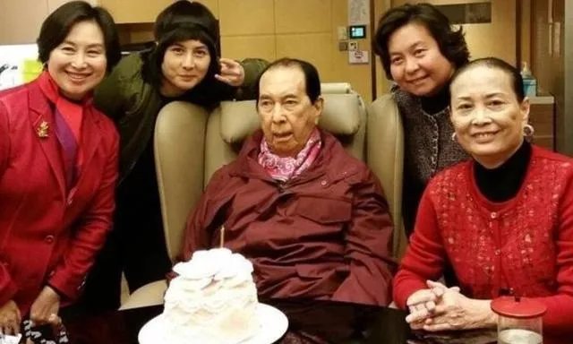 何猷君何超莲互相取关,为何遭疑正式“开撕”,你怎么看此事?