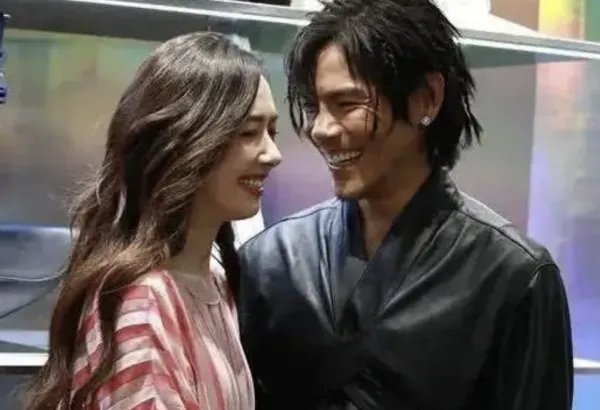 郭碧婷向佐疑似婚变，向太发文暗藏深意，被指暗示儿媳包容知感恩，怎么看？